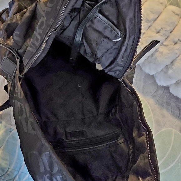 NICE AND NEW VERSACE BAG 🎒 - Picture 6 of 6